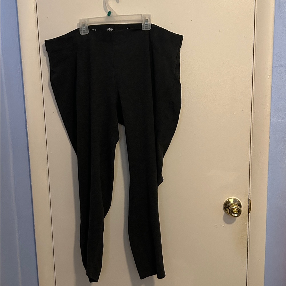St. John Bay 2X Skinny Leg Gray Pants
